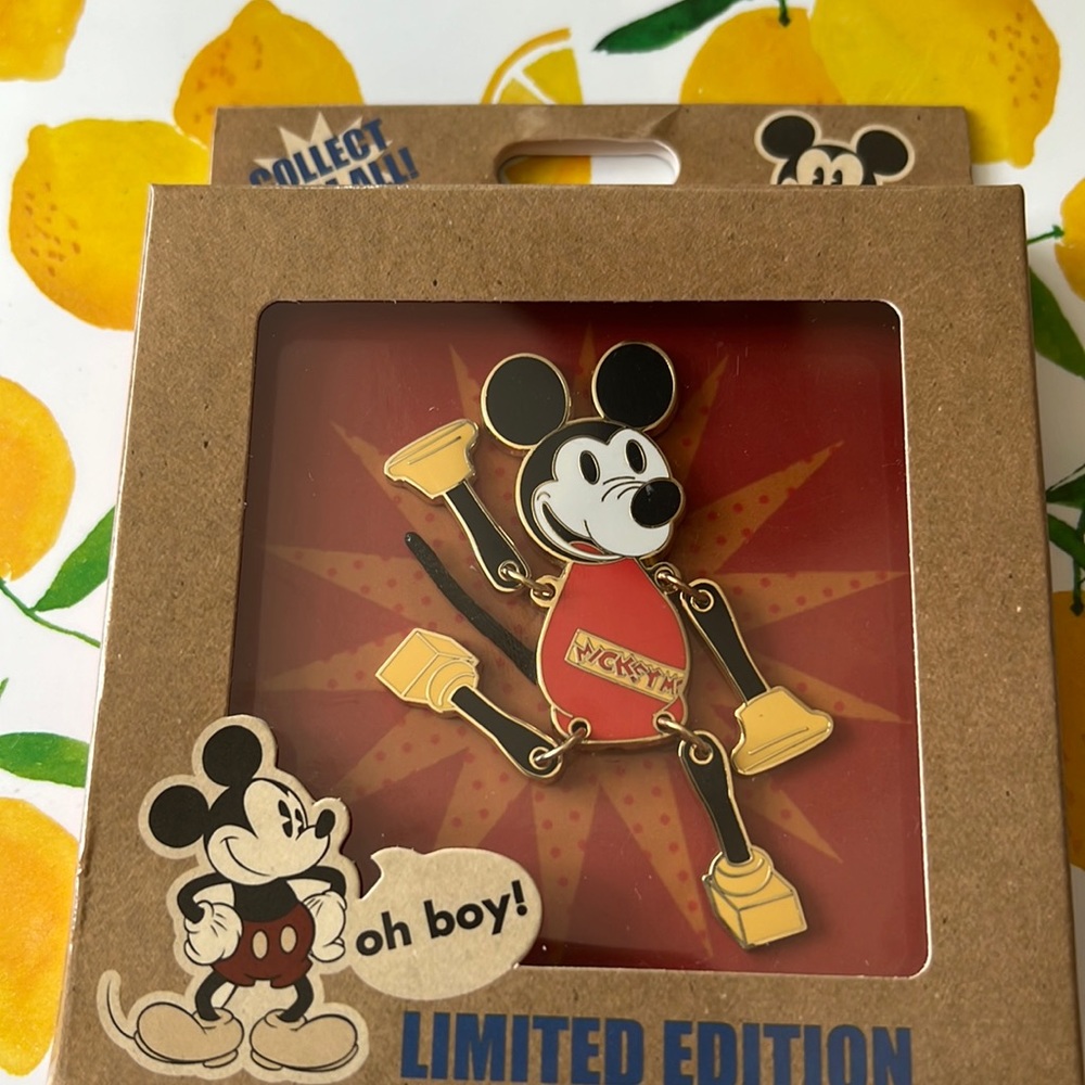 Disney parks limited edition Mickey Mouse pin. Oh boy Mickey Mouse moving pin.